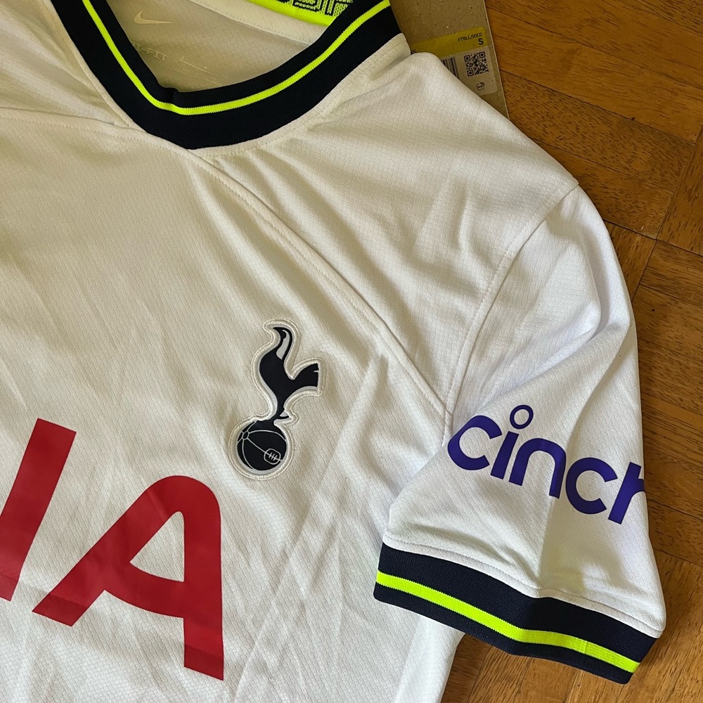 Kane Tottenham Hot Spurs Soccer Jersey - Picture 5 of 6